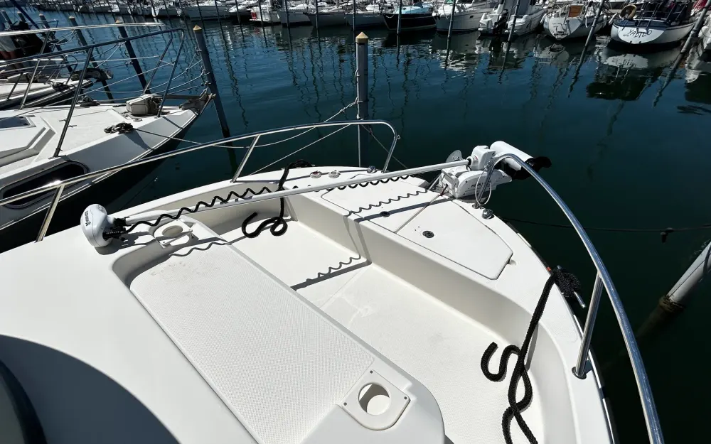 slider 6 Quicksilver  905 Pilothouse