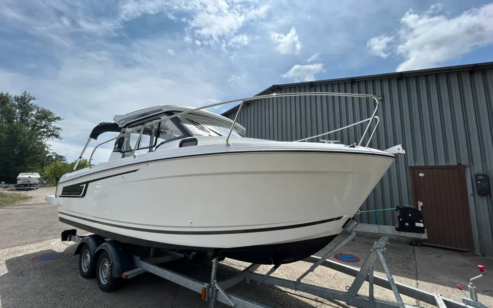 slider 1 Jeanneau Merry Fisher 695