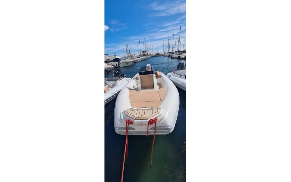 slider 3 Renier R8 Tourer