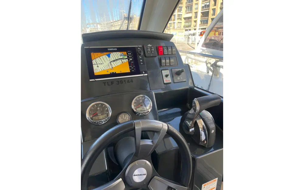 slider 1 Valiant Quicksilver 855 Active Cruiser Avec Place