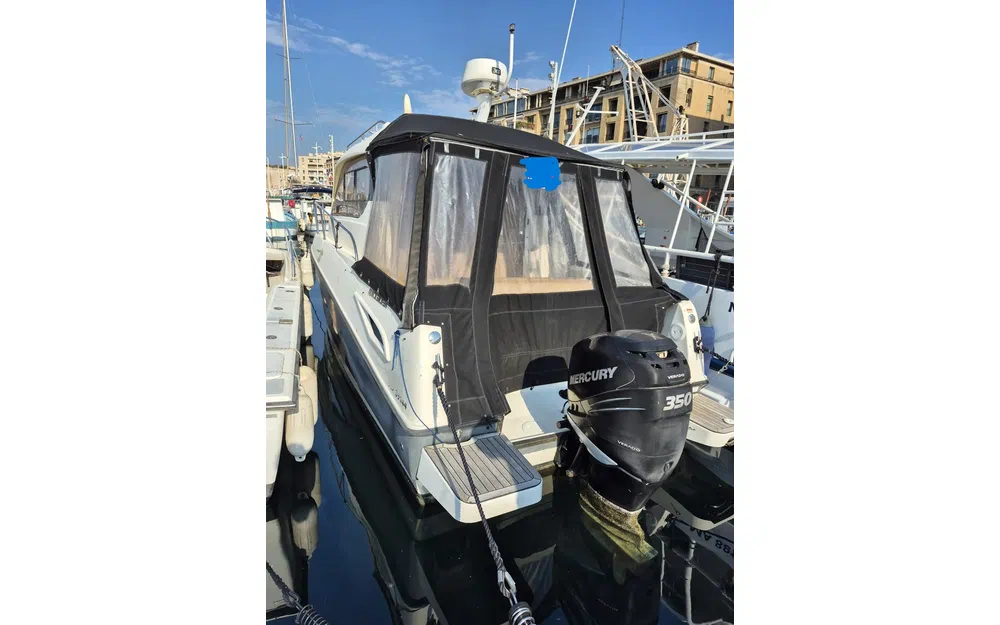 slider 6 Valiant Quicksilver 855 Active Cruiser Avec Place