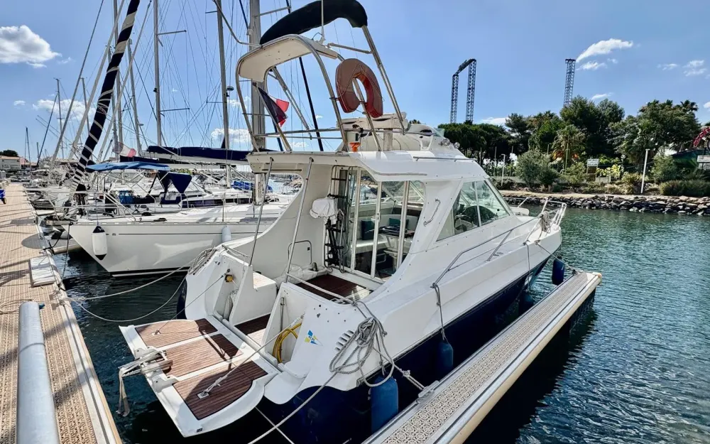 slider 1 Beneteau Flyer 10