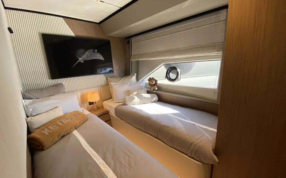 slider 9 Ferretti  720