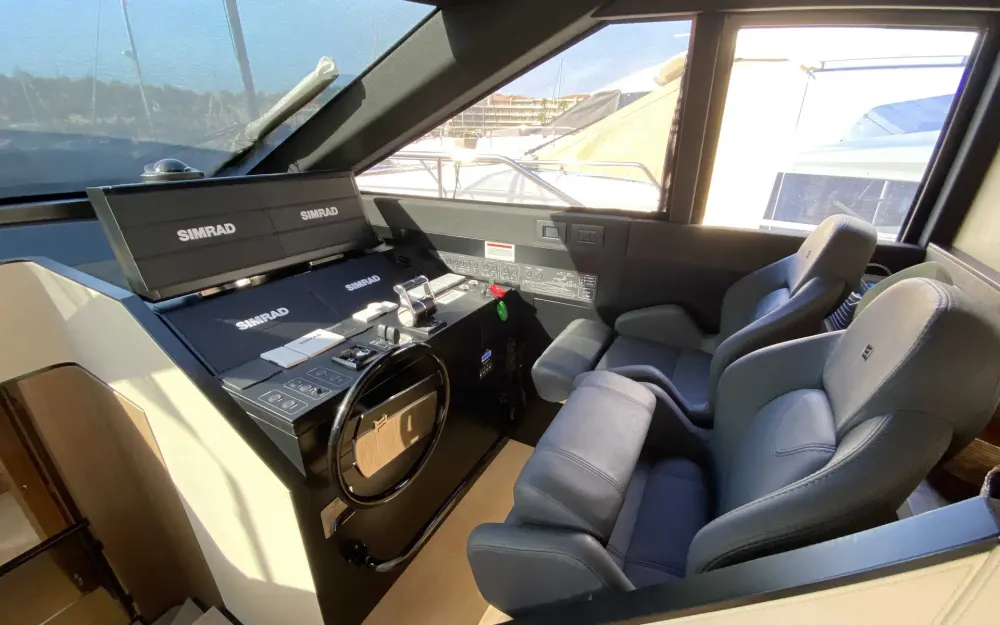 slider 14 Ferretti  720