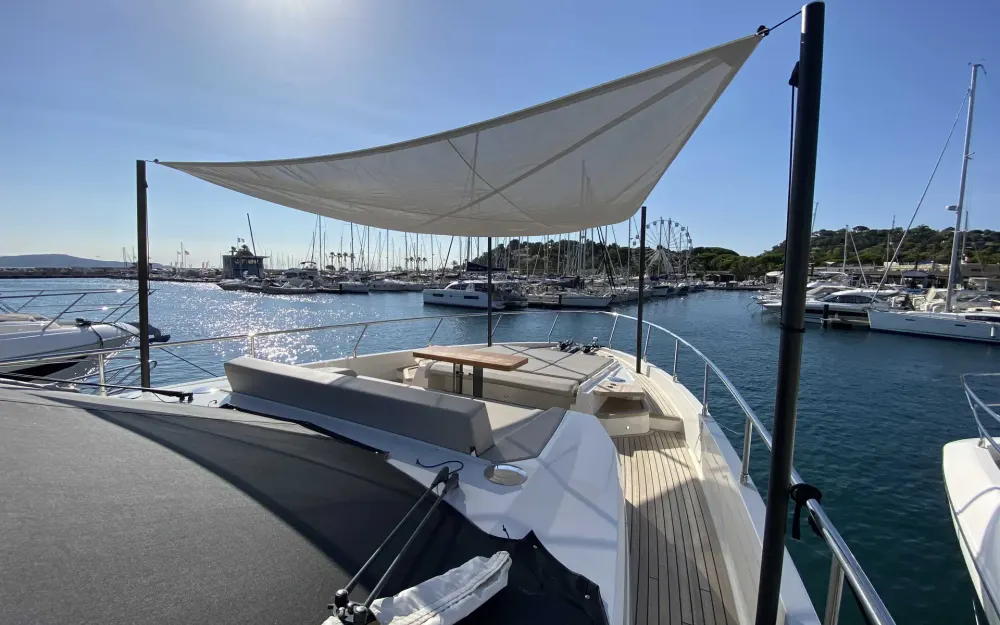 slider 15 Ferretti  720
