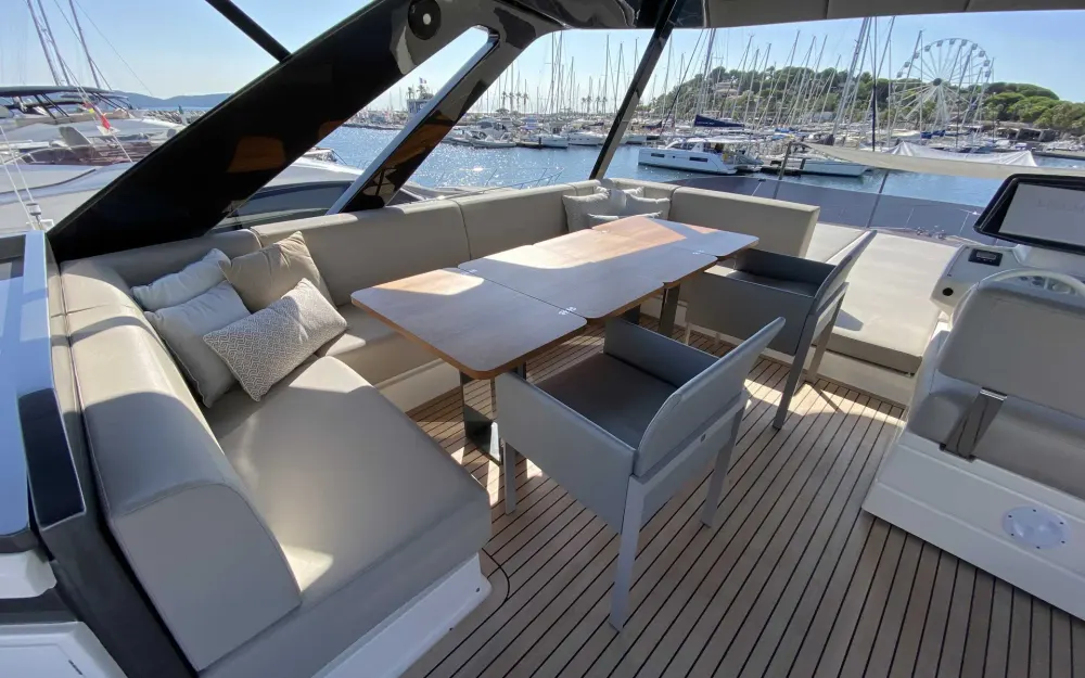 slider 18 Ferretti  720