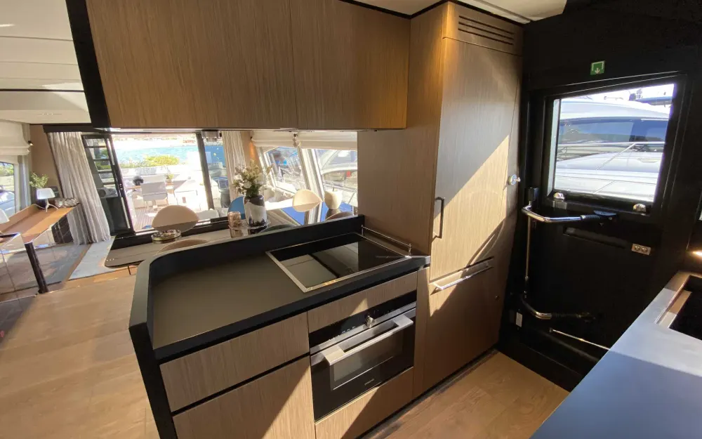 slider 6 Ferretti  720