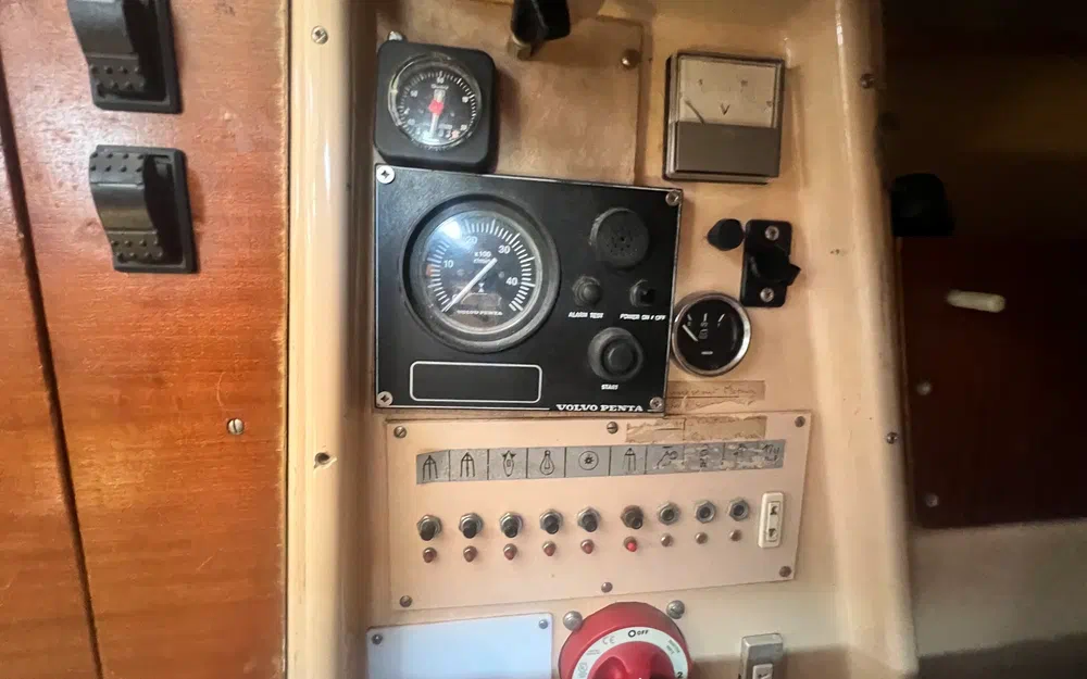 slider 12 Dufour 2800