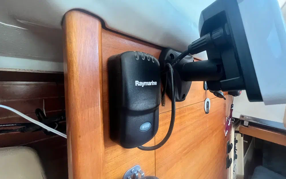 slider 15 Dufour 2800