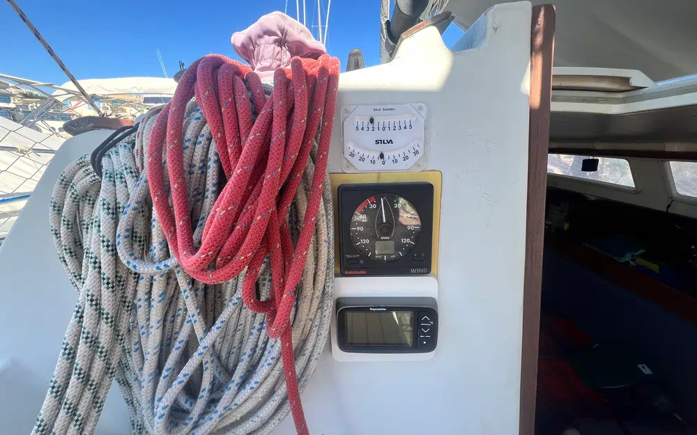 slider 34 Dufour 2800