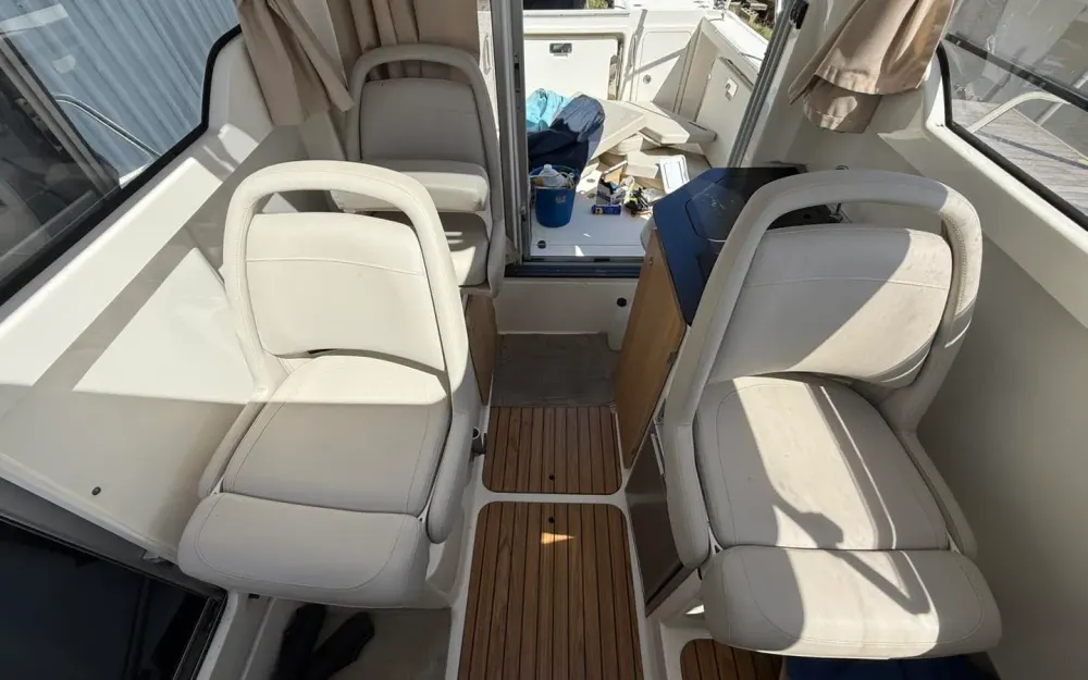 slider 12 Quicksilver  755 Pilothouse