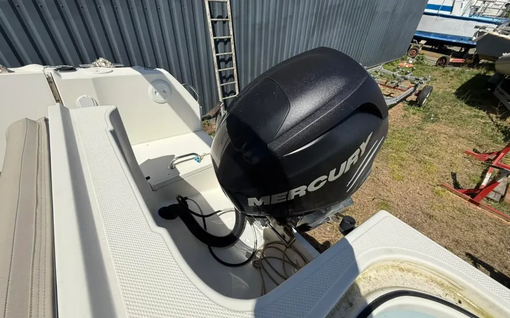 slider 14 Quicksilver  755 Pilothouse