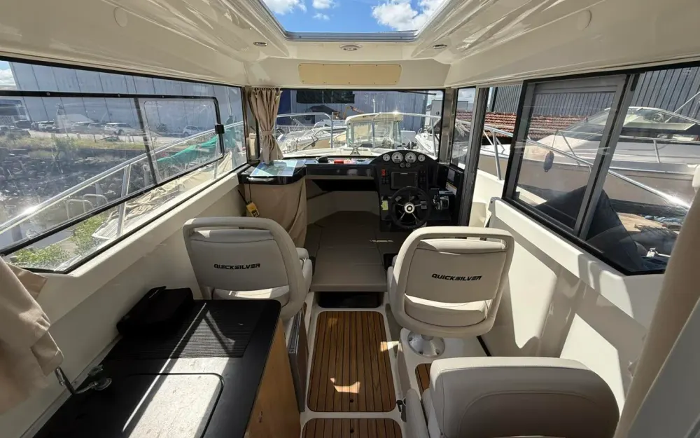 slider 21 Quicksilver  755 Pilothouse