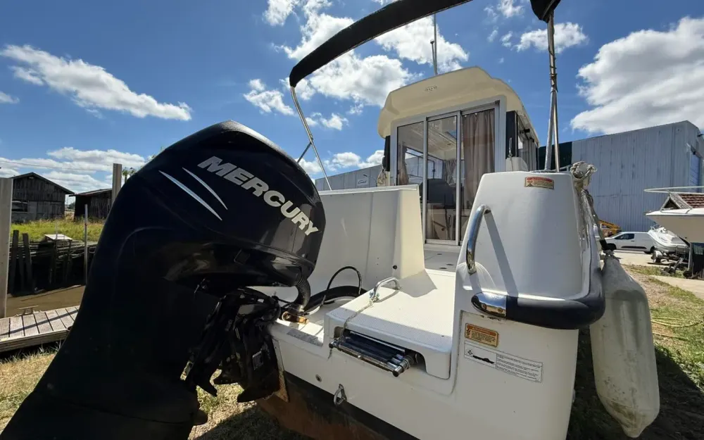 slider 7 Quicksilver  755 Pilothouse