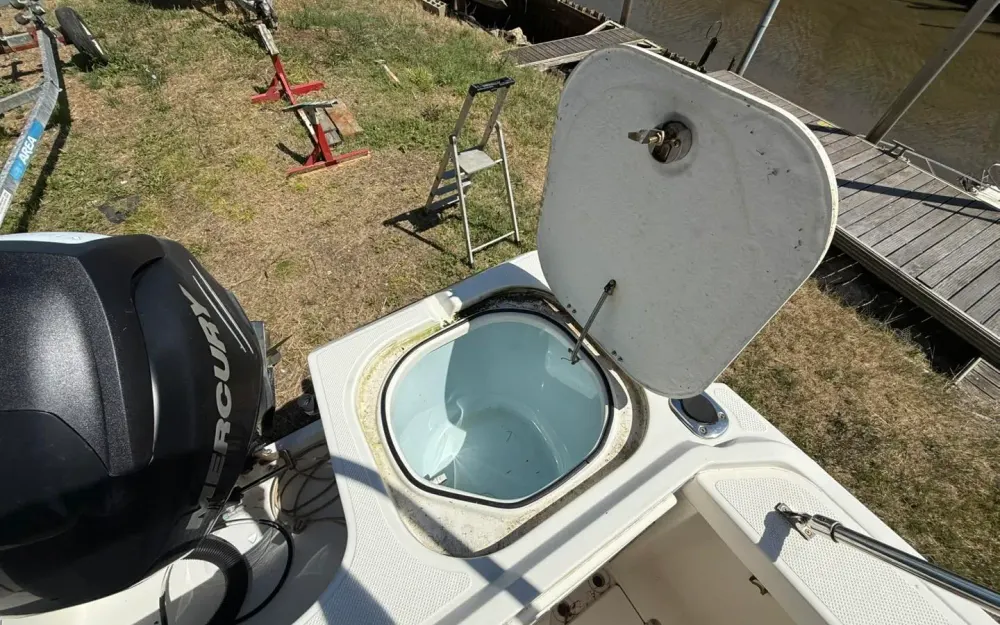 slider 5 Quicksilver  755 Pilothouse