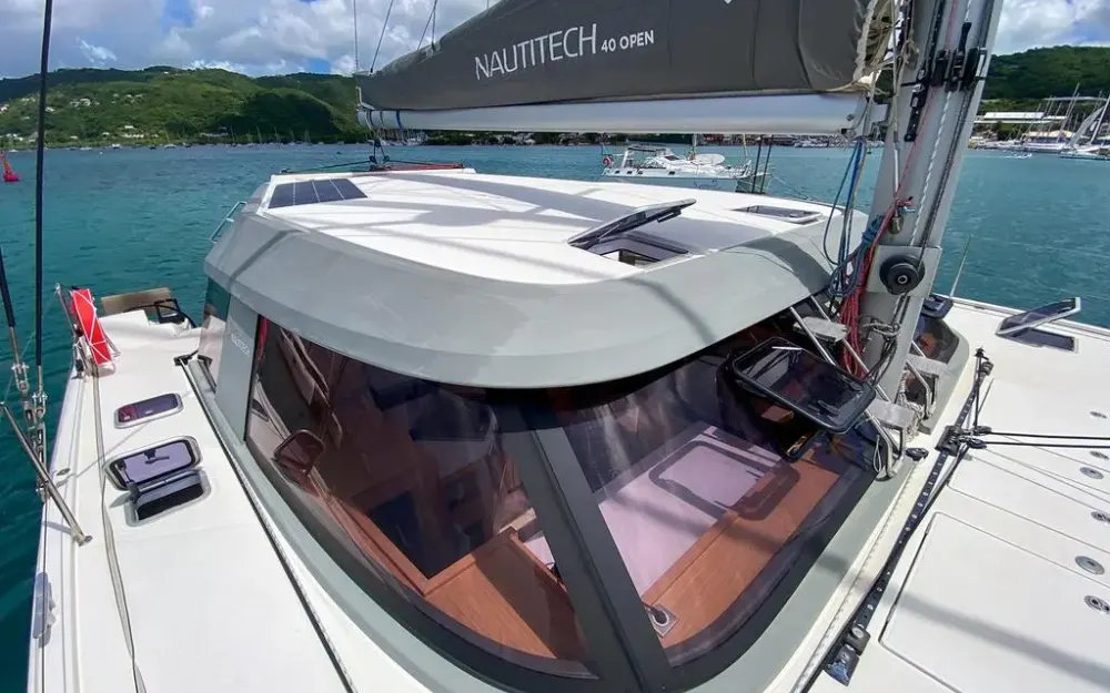 slider 13 Nautitech  40