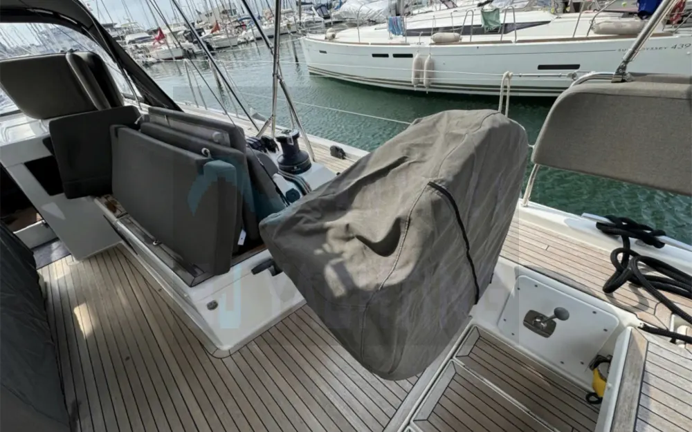 slider 8 Dufour  470