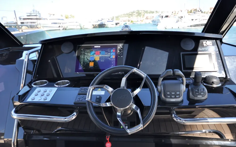 slider 7 Fjord  44 Open