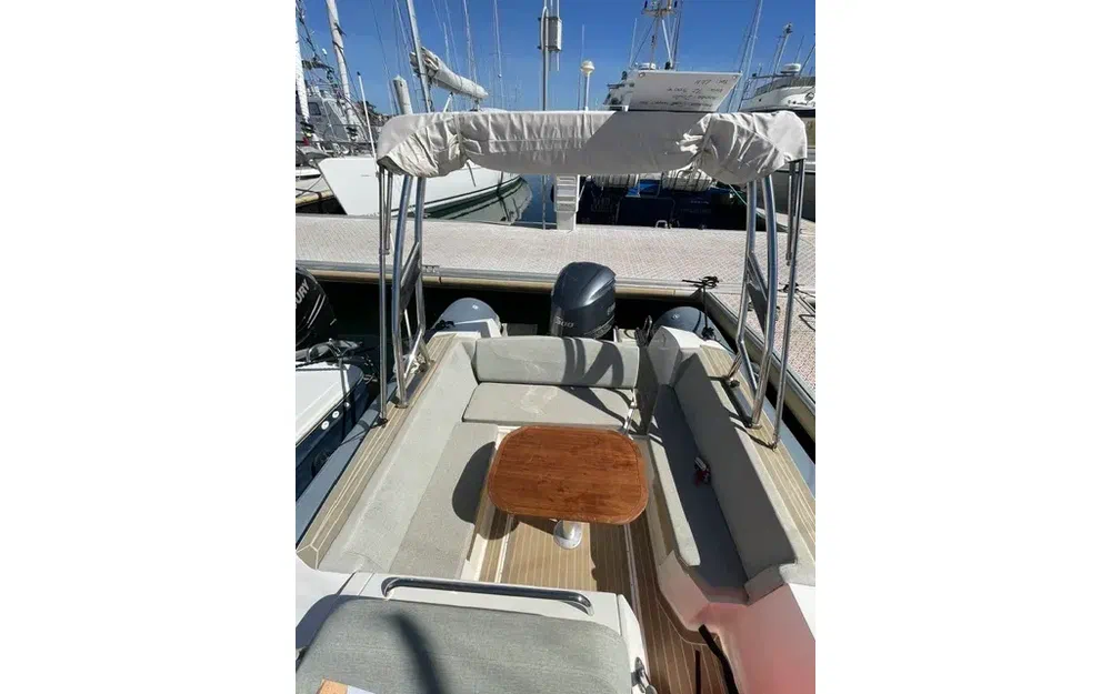 slider 4 Capelli Tempest 800 Open