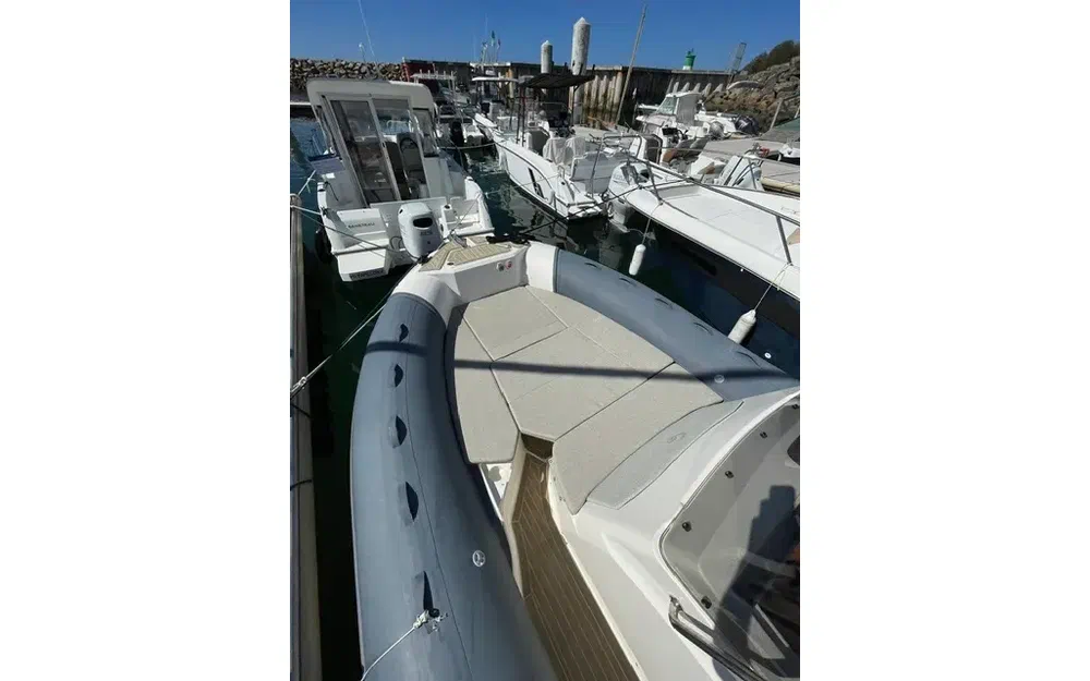 slider 2 Capelli Tempest 800 Open