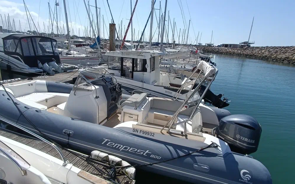 slider 1 Capelli Tempest 800