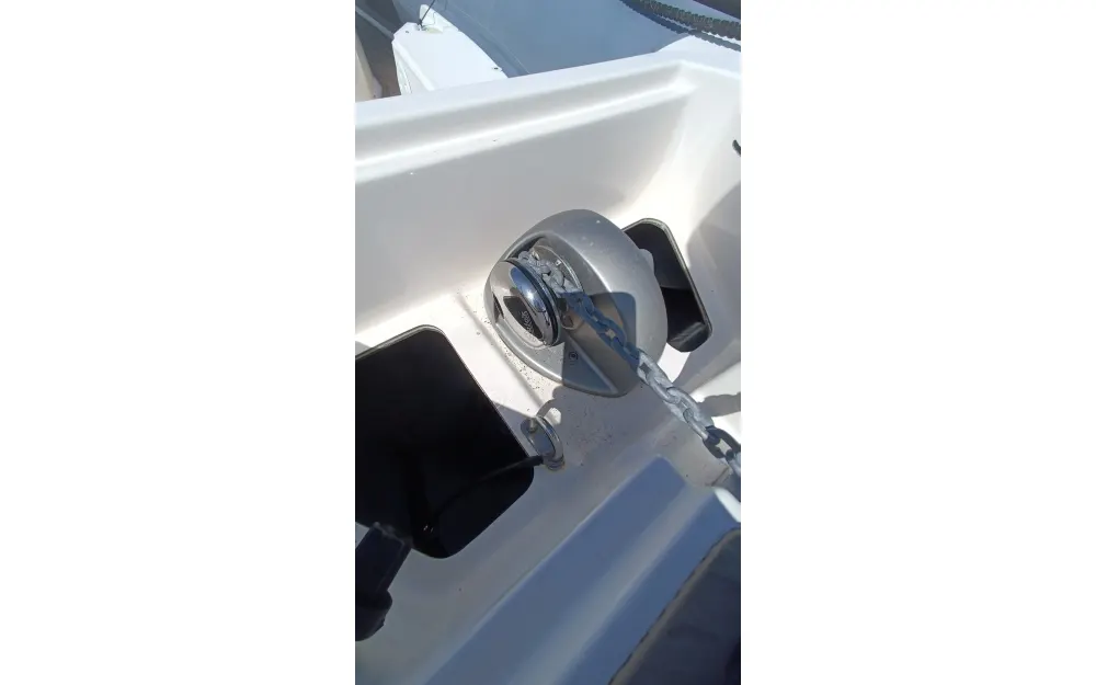slider 7 Capelli Tempest 800Open