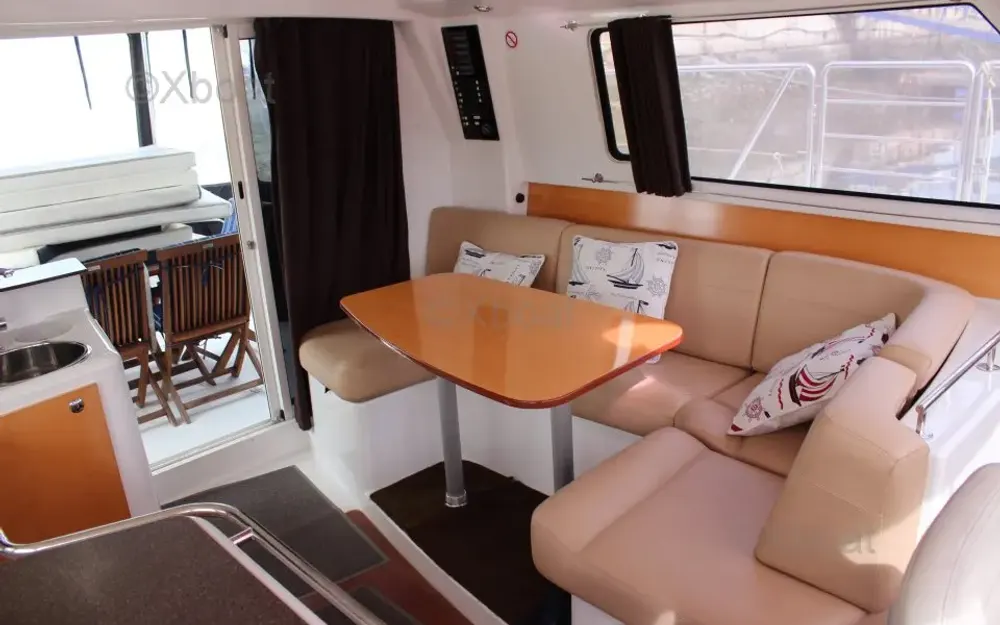 slider 7 Fountaine Pajot Highland 35 Pilot