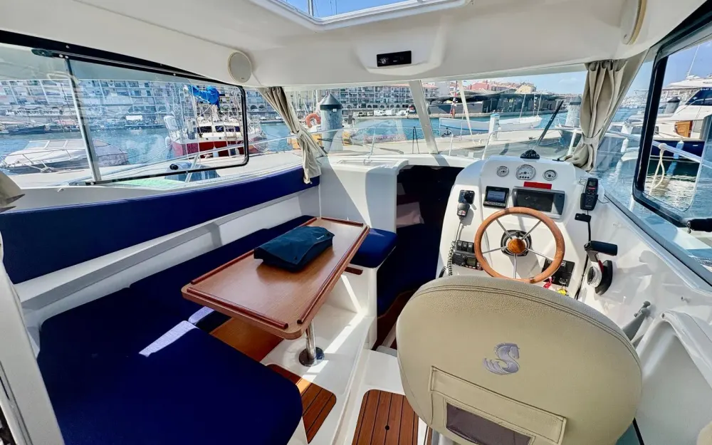 slider 11 Beneteau Antares 750 HB
