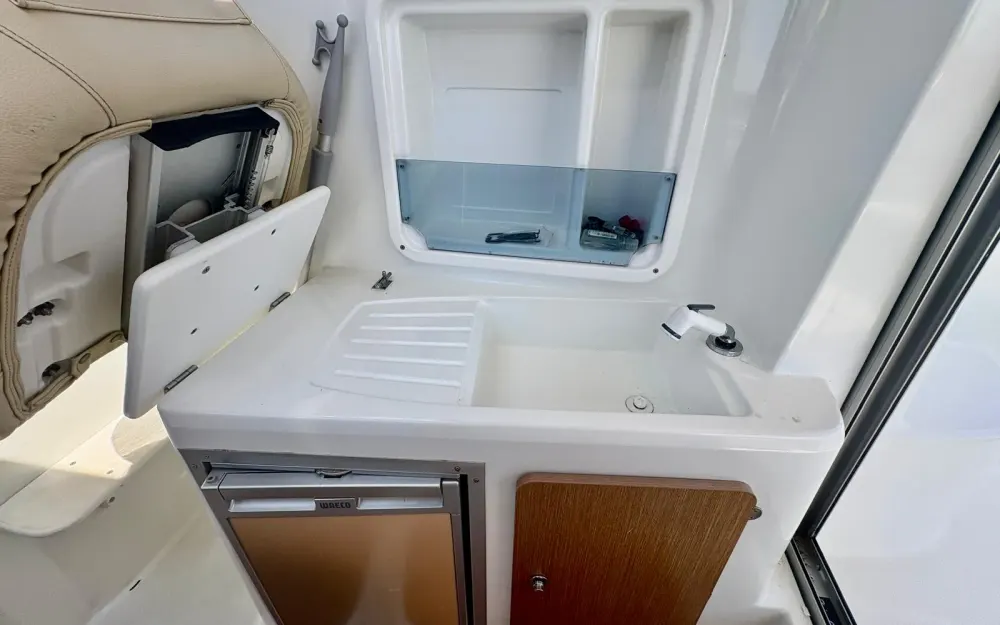 slider 13 Beneteau Antares 750 HB