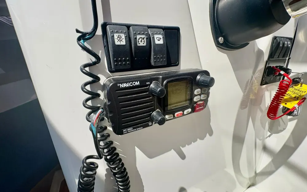 slider 15 Beneteau Antares 750 HB