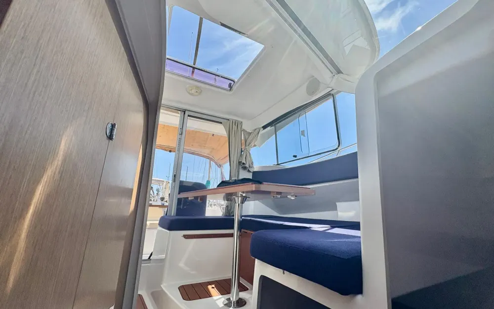 slider 12 Beneteau Antares 750 HB