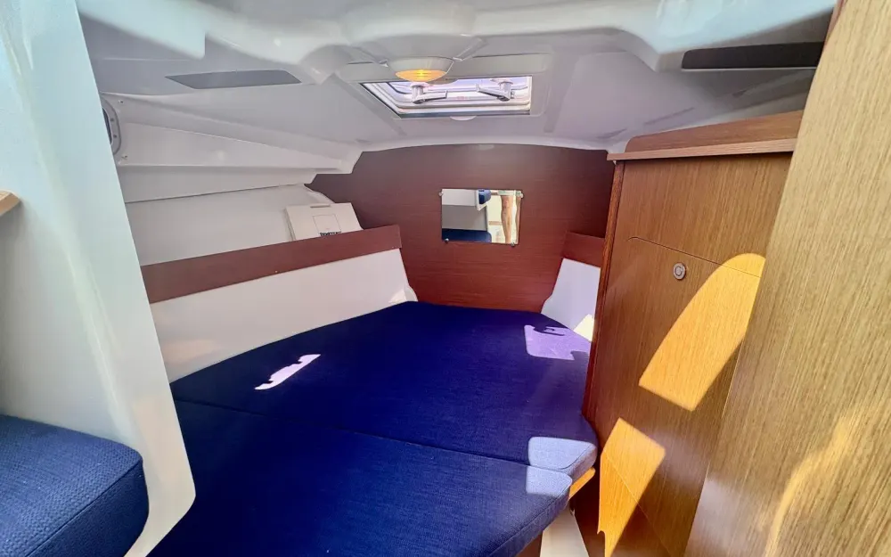 slider 18 Beneteau Antares 750 HB