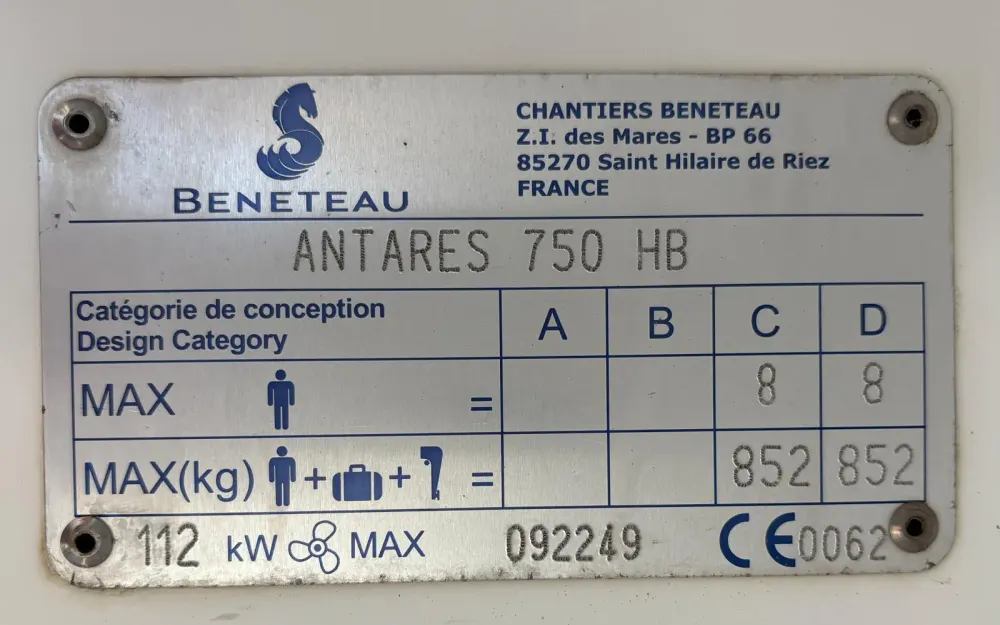 slider 20 Beneteau Antares 750 HB