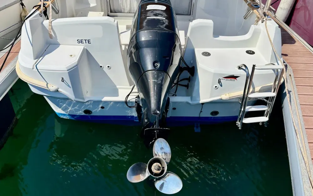 slider 21 Beneteau Antares 750 HB