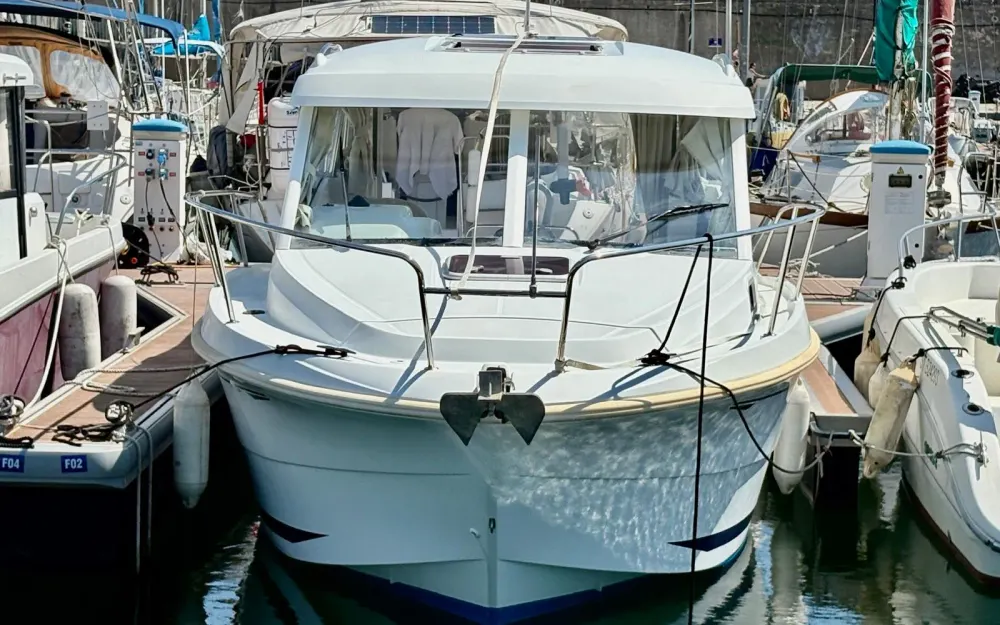 slider 3 Beneteau Antares 750 HB