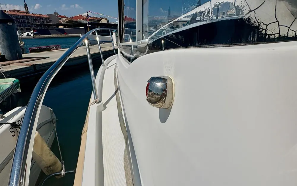 slider 8 Beneteau Antares 750 HB