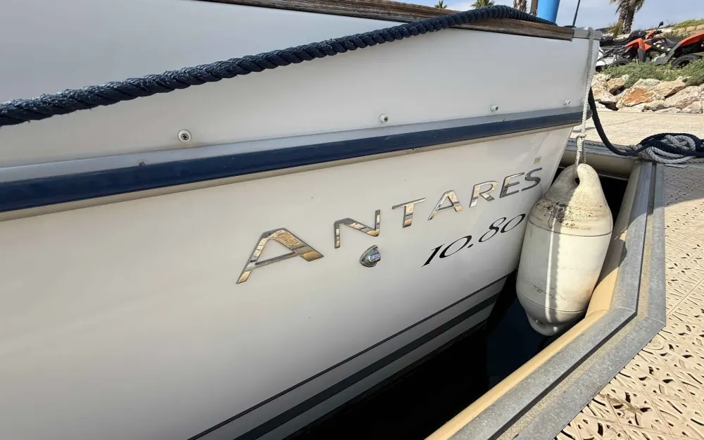 slider 11 Beneteau Antares 10.80