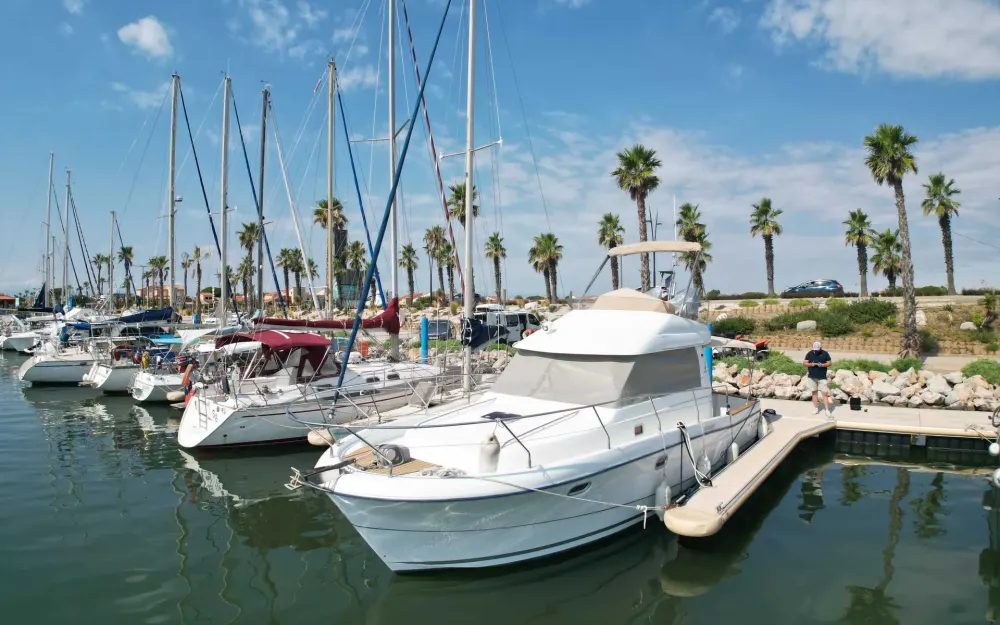 slider 1 Beneteau Antares 10.80