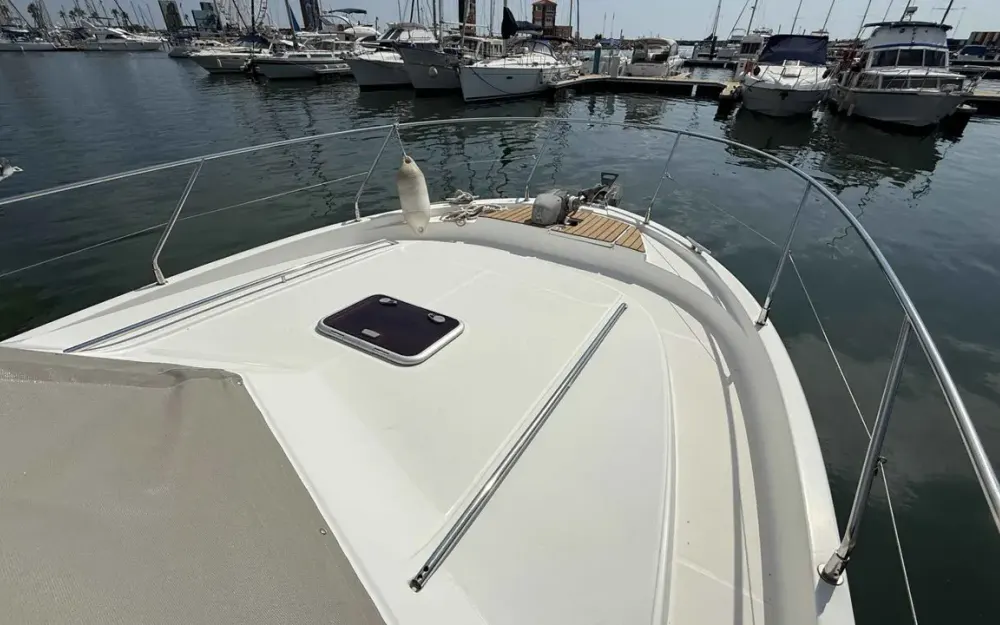 slider 39 Beneteau Antares 10.80