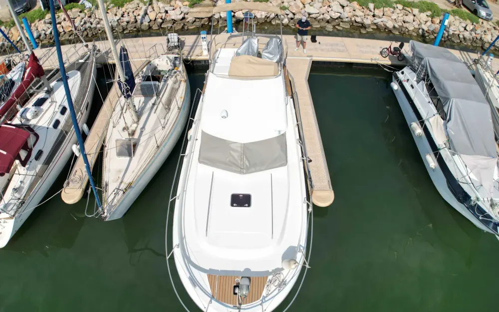 slider 4 Beneteau Antares 10.80