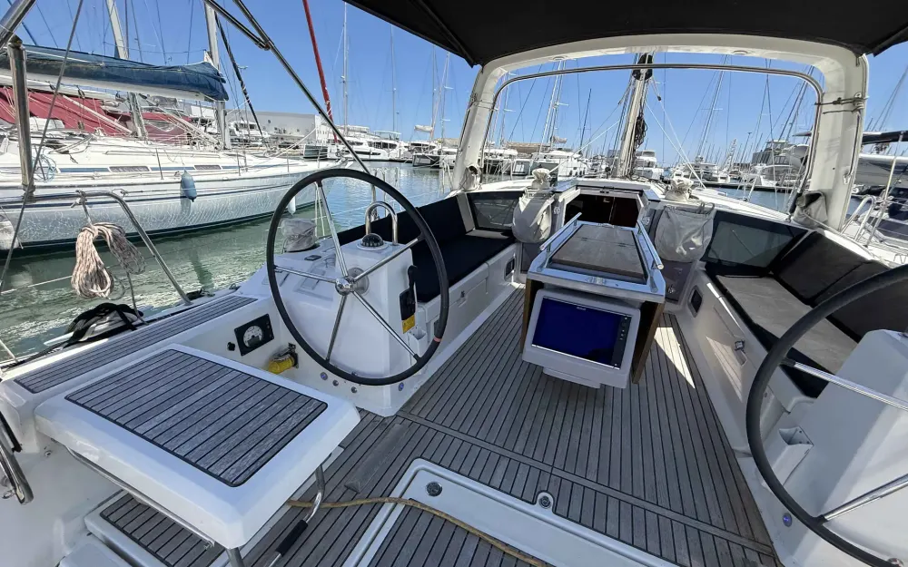 slider 12 Beneteau Oceanis 41.1