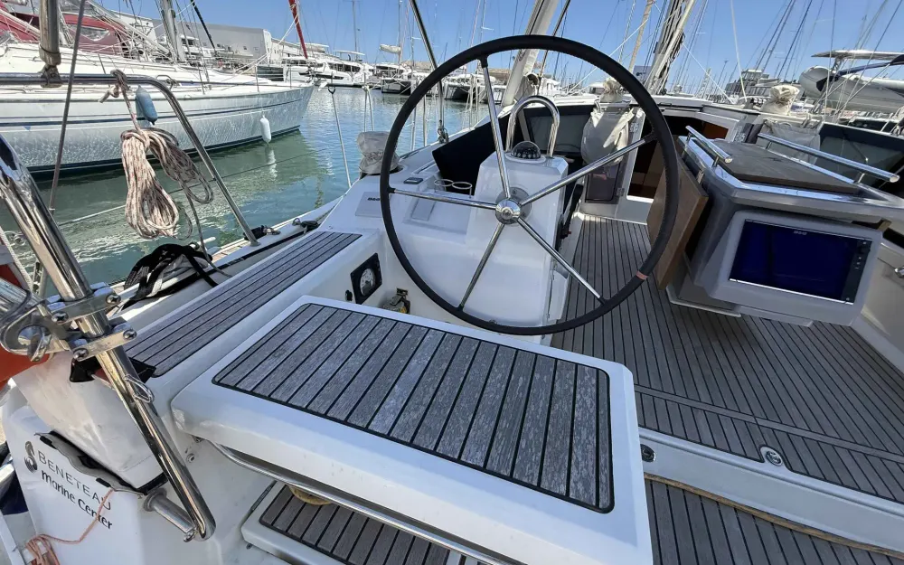 slider 2 Beneteau Oceanis 41.1