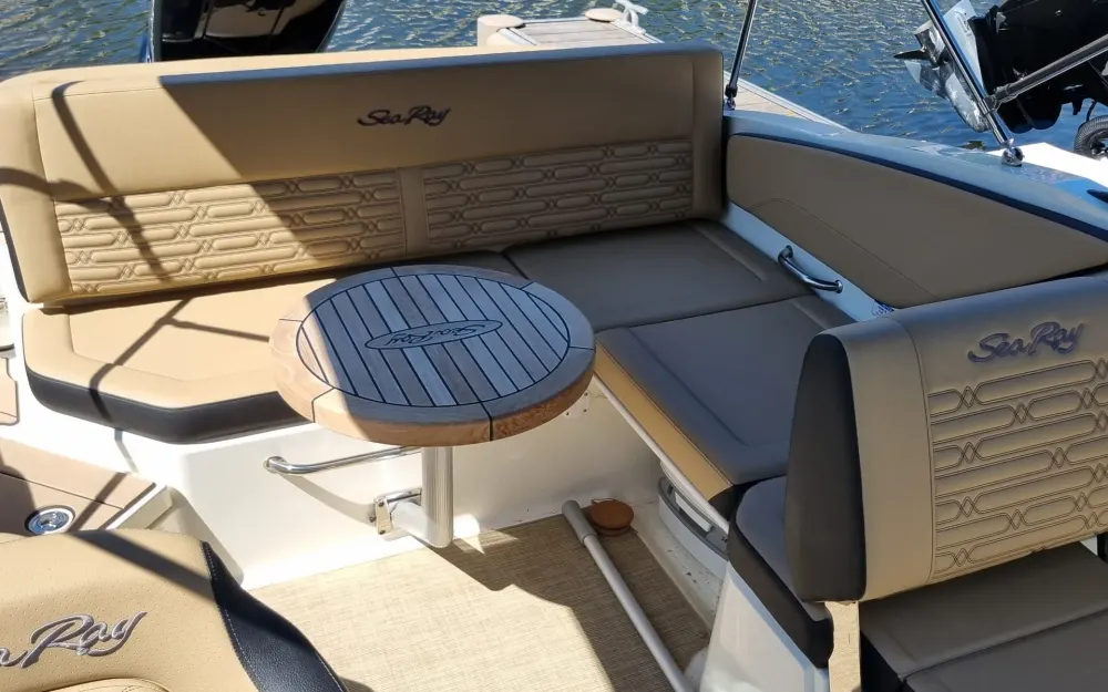 slider 9 Sea Ray  210 SPX OB
