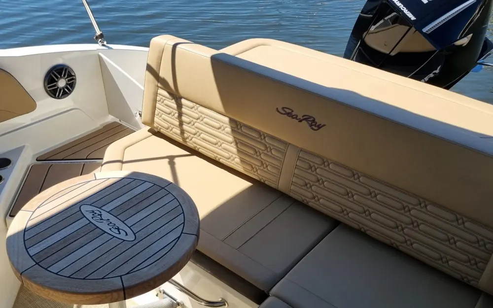 slider 1 Sea Ray  210 SPX OB