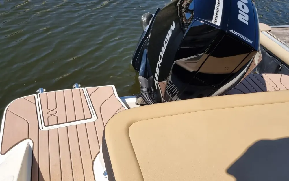 slider 5 Sea Ray  210 SPX OB