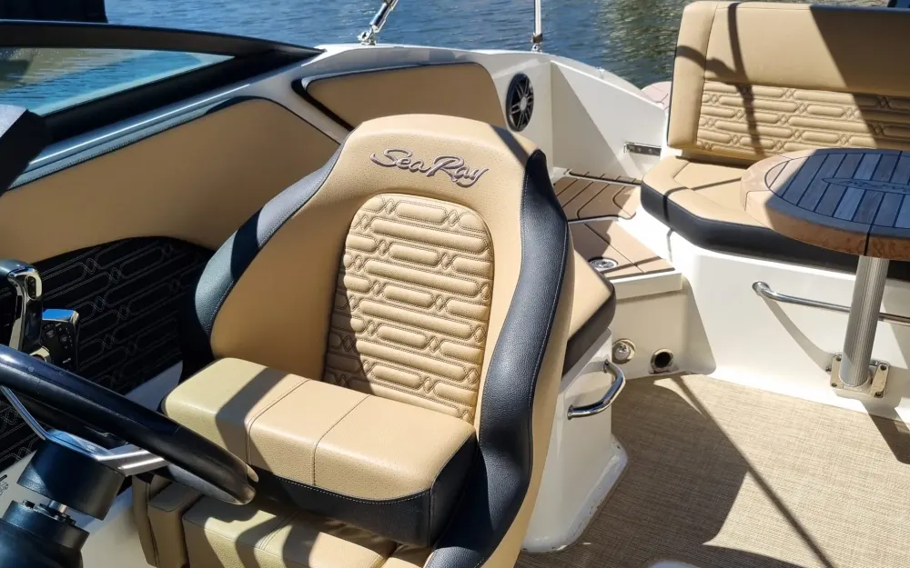 slider 8 Sea Ray  210 SPX OB