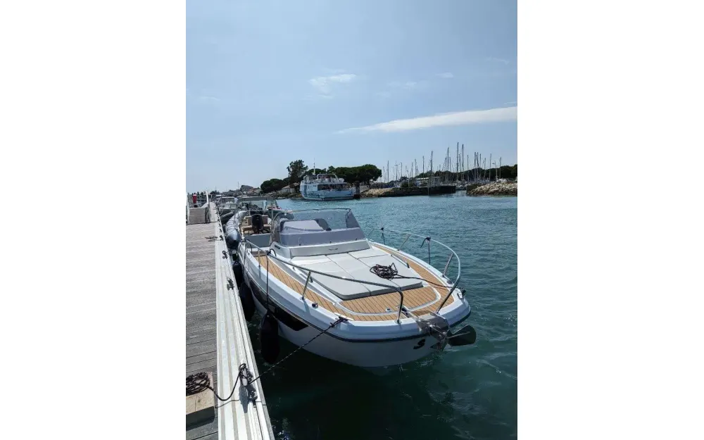 slider 1 Beneteau Flyer 8 SUNdeck