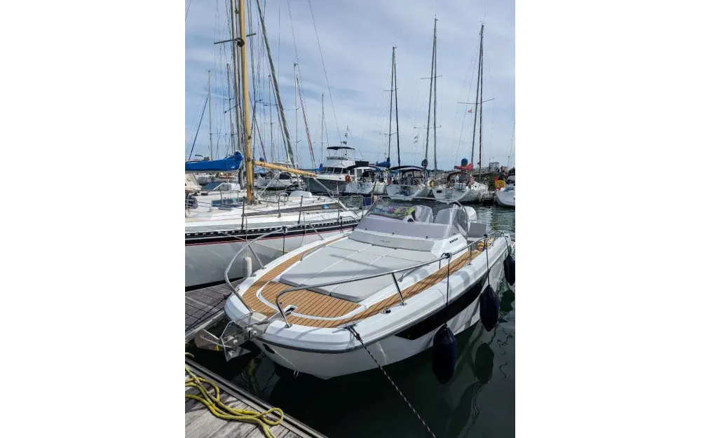 slider 2 Beneteau Flyer 8 SUNdeck