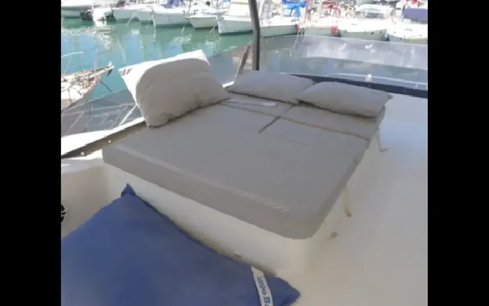 slider 10 Fountaine Pajot My 40
