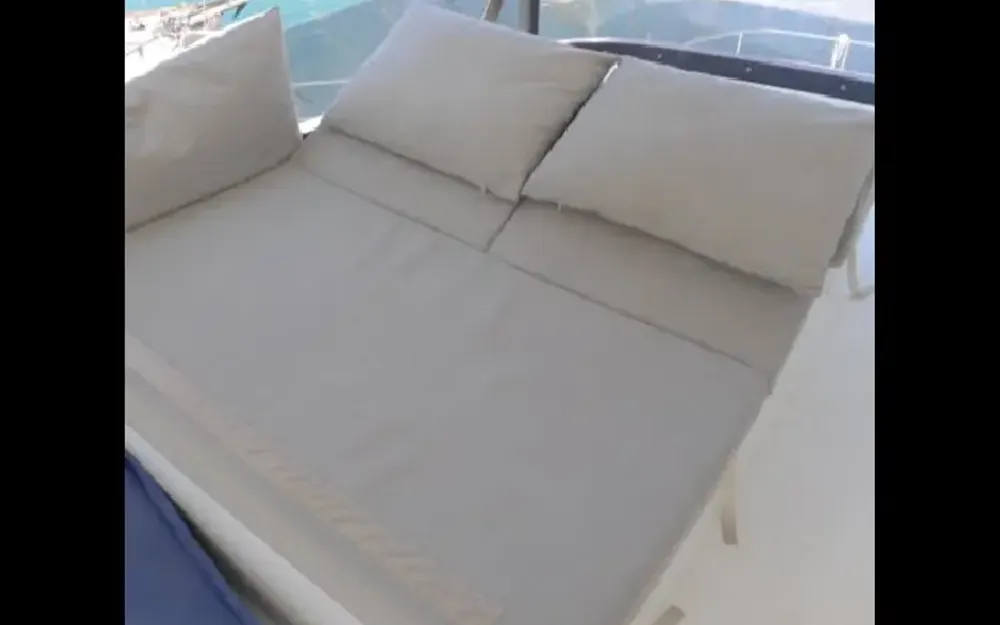 slider 11 Fountaine Pajot My 40